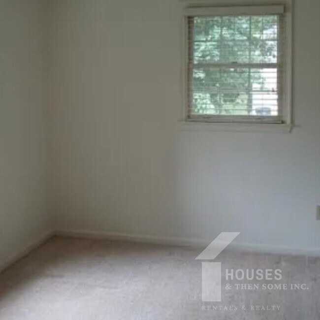 Building Photo - 3 McBee Chapel Rd