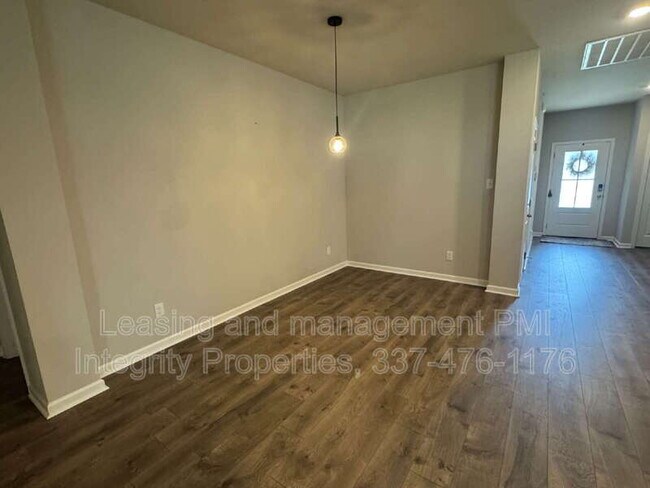 Building Photo - 113 S Lakepointe Dr