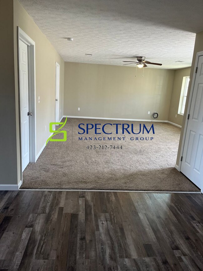 Building Photo - 3 bedroom 2 bath single family home