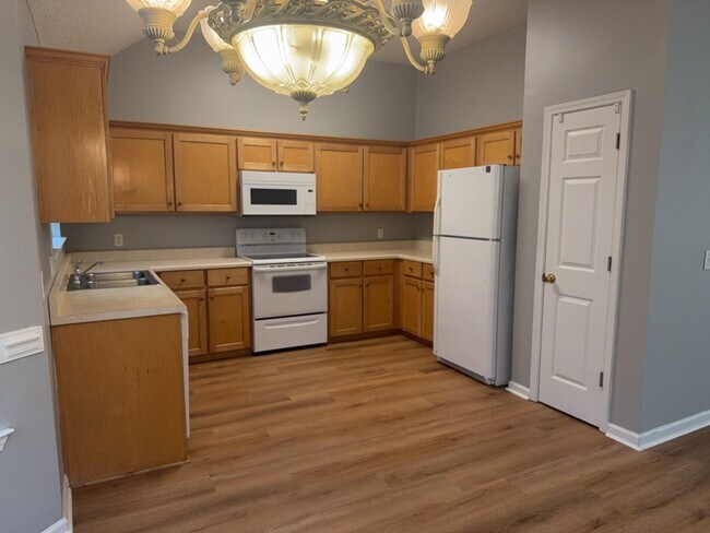 Building Photo - 525 Golden Grove Ln