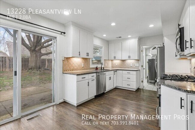 Building Photo - 13228 Pleasantview Ln