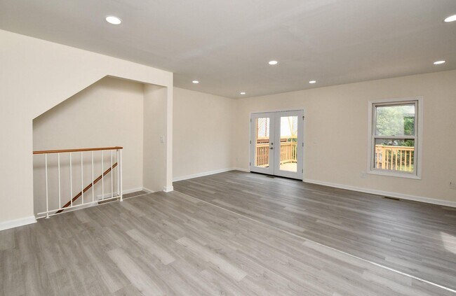 Building Photo - 10709 Gideon Ct