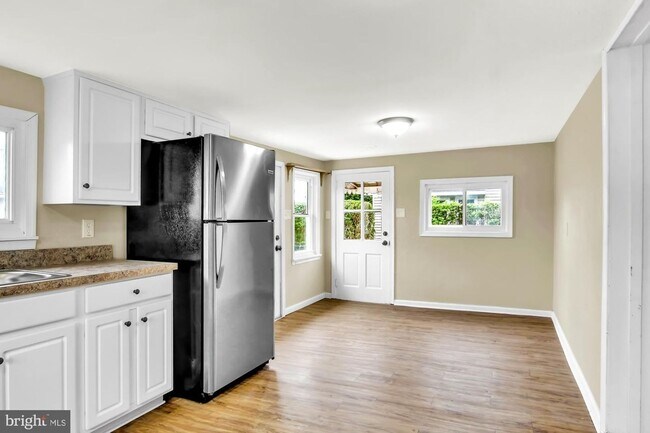 Building Photo - Charming 3 bedroom Home Located in CD East Schools Oberlin area
