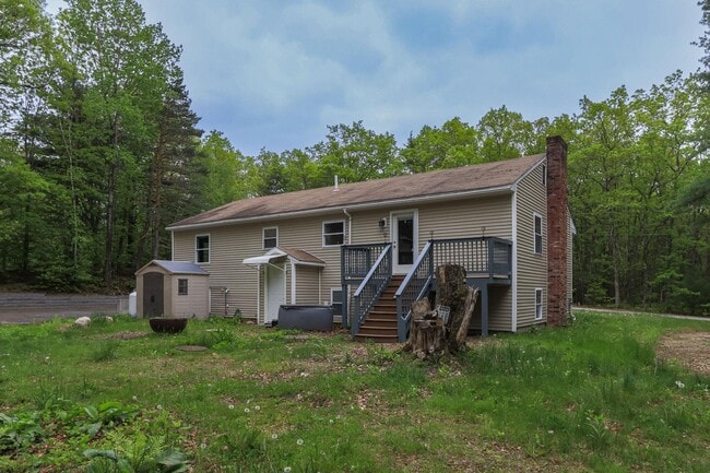 Building Photo - 240 Leda Ave