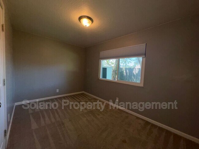 Building Photo - 1209 Vienna Ct
