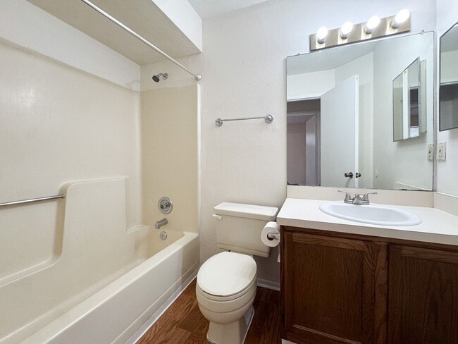 Building Photo - Manors of Bryn Mawr 2 Bed 2 Bath Condo AVAILABLE NOW!