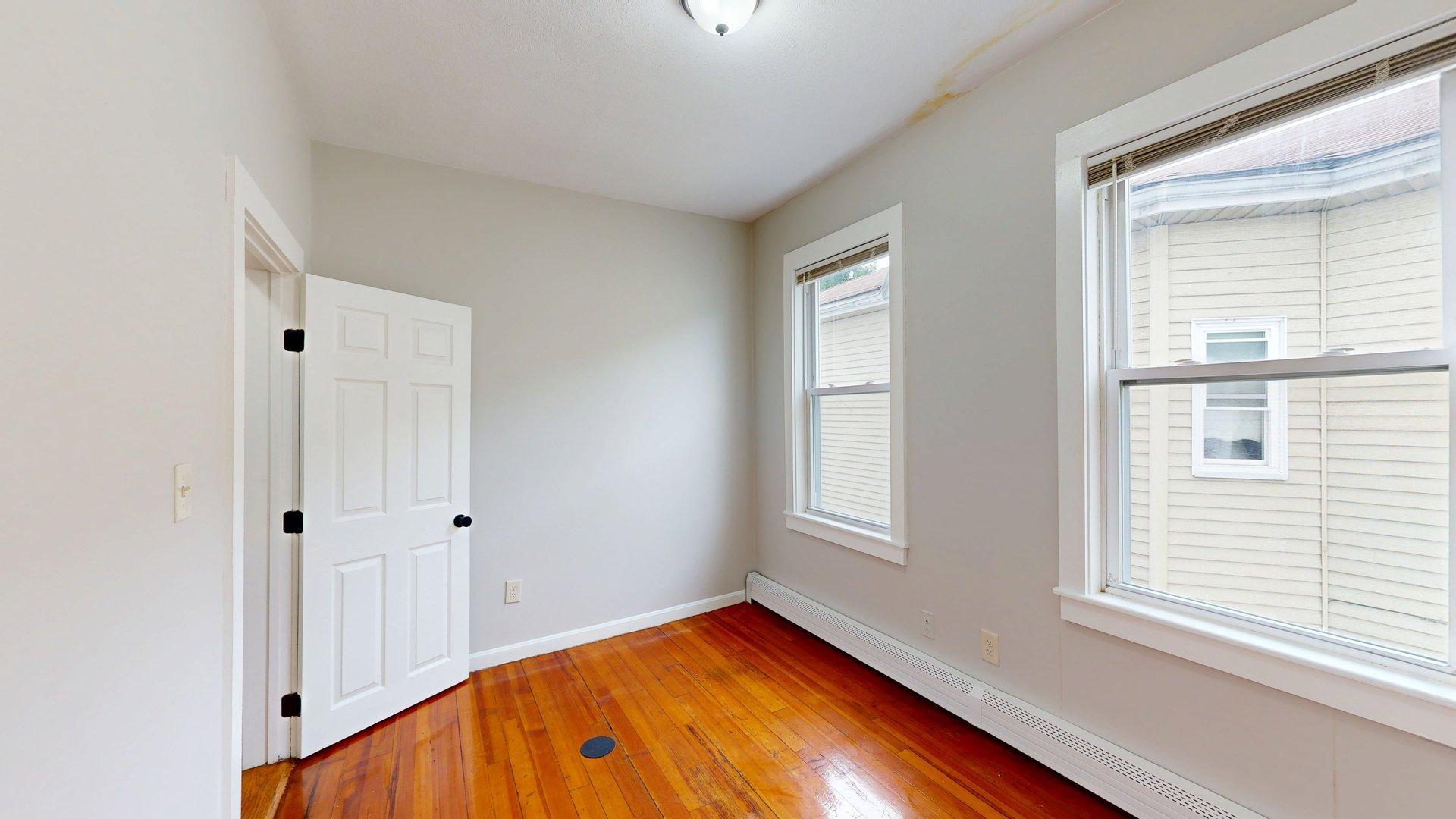 Building Photo - 163 Hichborn St