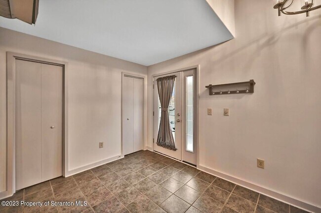 Building Photo - 1409 Penn Ave