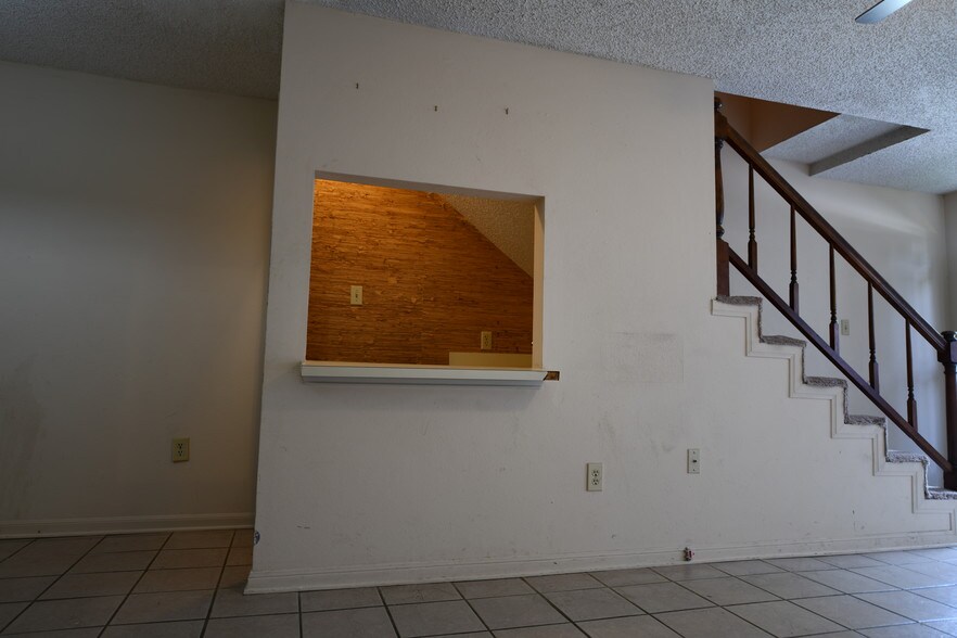 Building Photo - 5245 Brightside View Dr