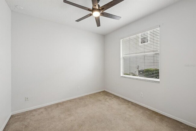 Building Photo - 5057 Coveview Dr