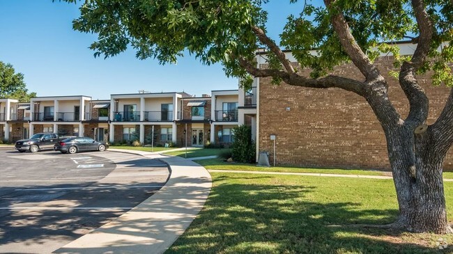 Property Image 2 - The Terraces at Lakehurst