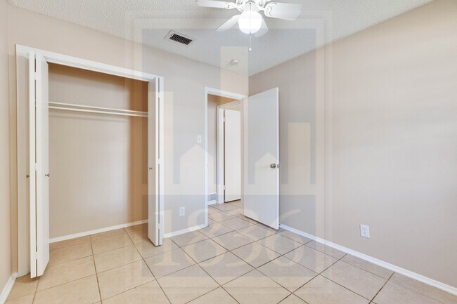 Building Photo - 8701 Clarewood Dr