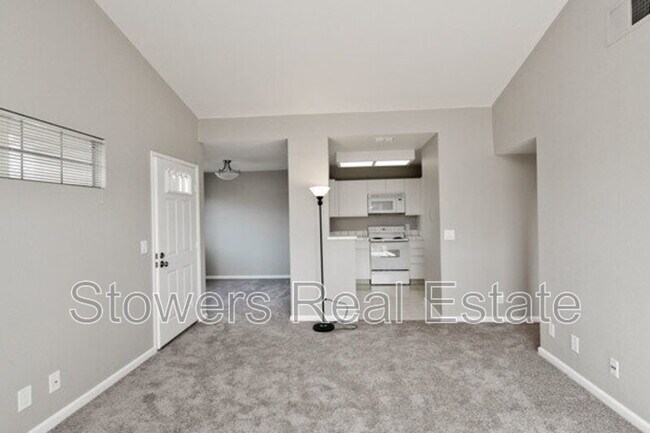 Building Photo - 7052 Dublin Meadows St
