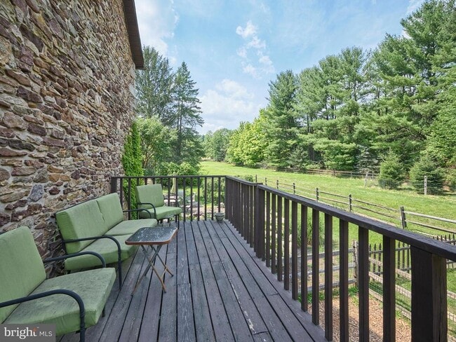Building Photo - 5694 Carversville Rd