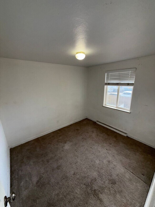 Building Photo - 16th7130