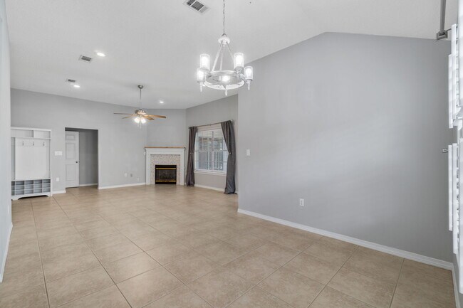 Building Photo - 65 Bay Tree Dr