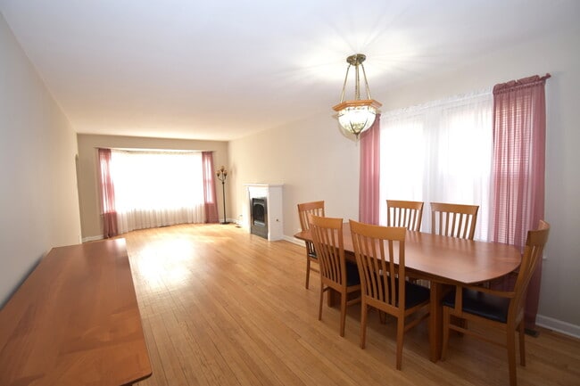 Building Photo - 3855 N Nora Ave