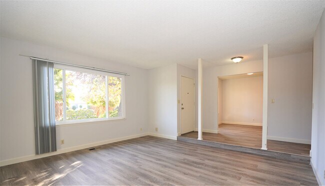 Building Photo - Beautiful Single Family Home in Desirable ...