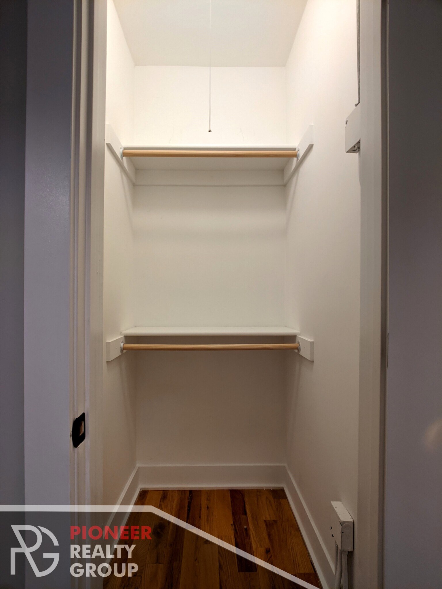 Building Photo - 4409 N Wolcott Ave