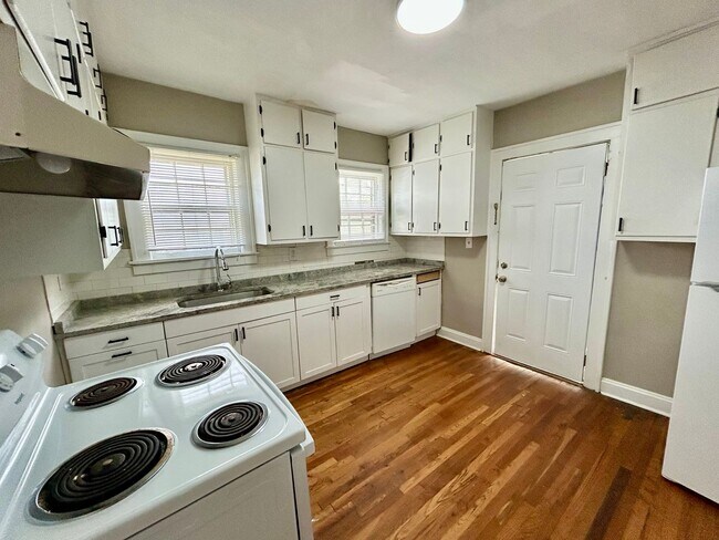 Building Photo - 6 Bedroom in Richmond Near EKU!