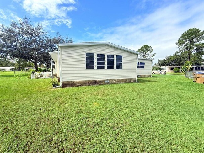 Building Photo - 220 Ellsworth Dr