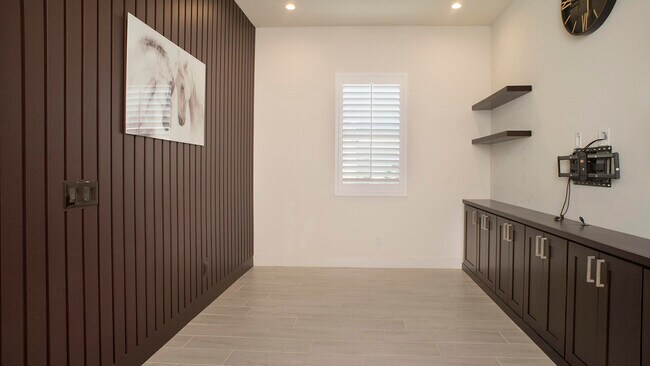 Building Photo - 82830 Logan Creek Dr