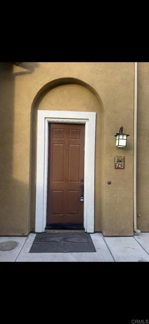 Building Photo - 742 Mariposa Cir