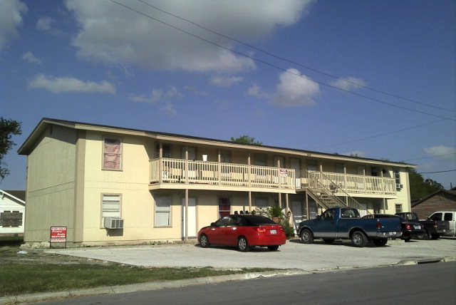 Primary Photo - 604 Villa Maria Blvd