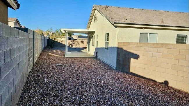 Building Photo - 550 Sparrow Gull Ct