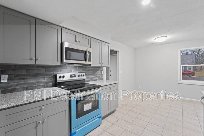 Building Photo - 16306 W 141st Terrace
