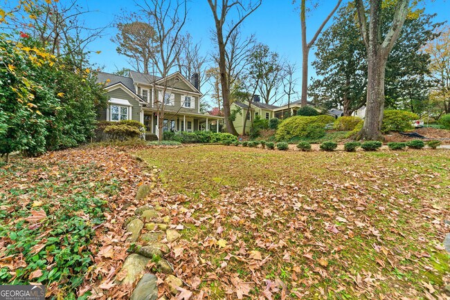 Building Photo - 302 Hascall Rd NW