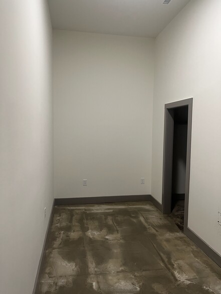Building Photo - 118 S Pearl St