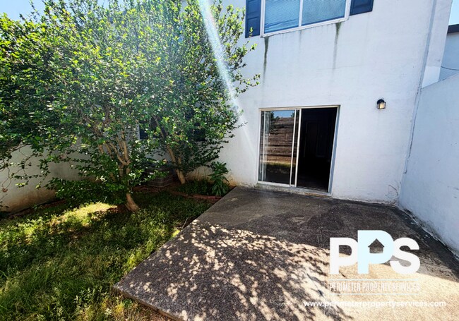Building Photo - 1040 Sandtown Rd SW