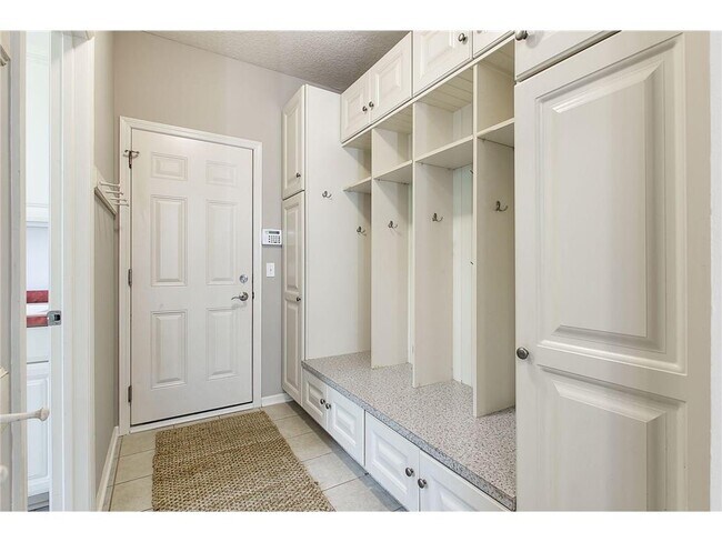 Building Photo - 1579 Stoneridge Cir