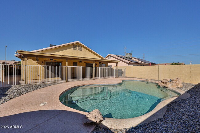 Building Photo - 11231 W Diana Ave