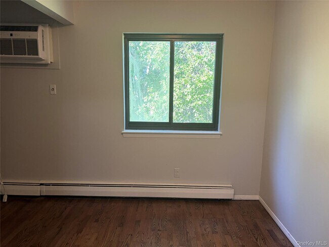 Building Photo - 17 Brevoort Dr