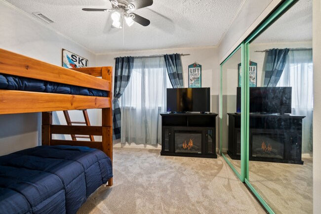 Building Photo - 16131 Black Bear Dr