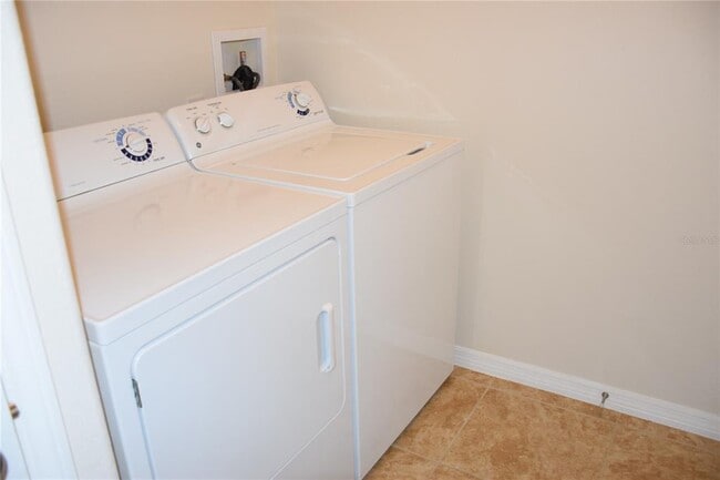 Building Photo - 2705 Carrickton Cir