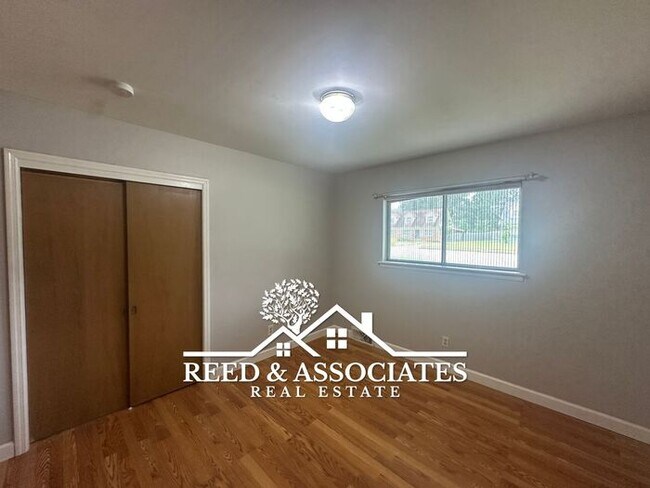 Building Photo - Spacious 3-Bedrooms in White Station Schoo...
