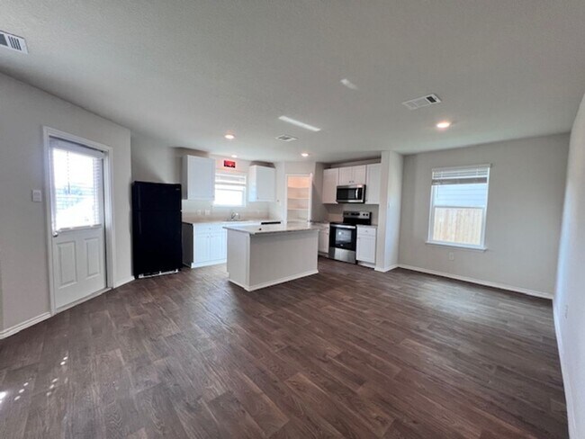 Building Photo - Solana Ridge Subdivision