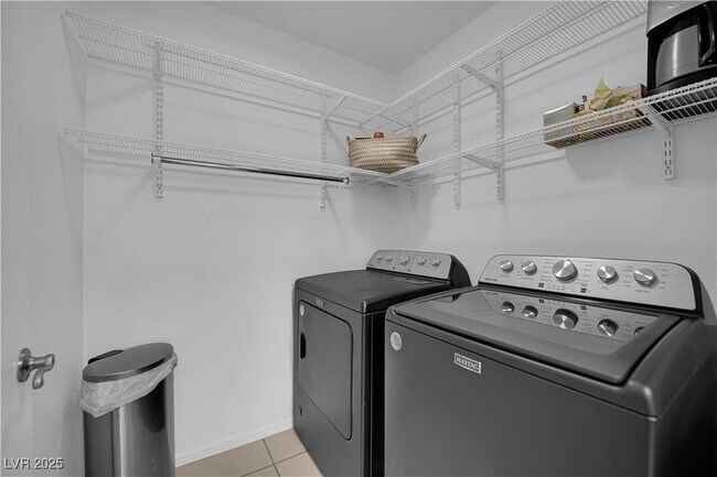 Building Photo - 1909 Mountain Hills Ct