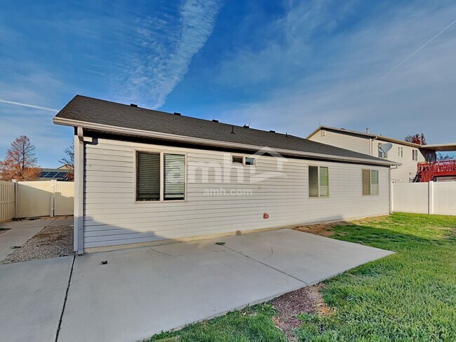 Building Photo - 196 Sam Gates Rd