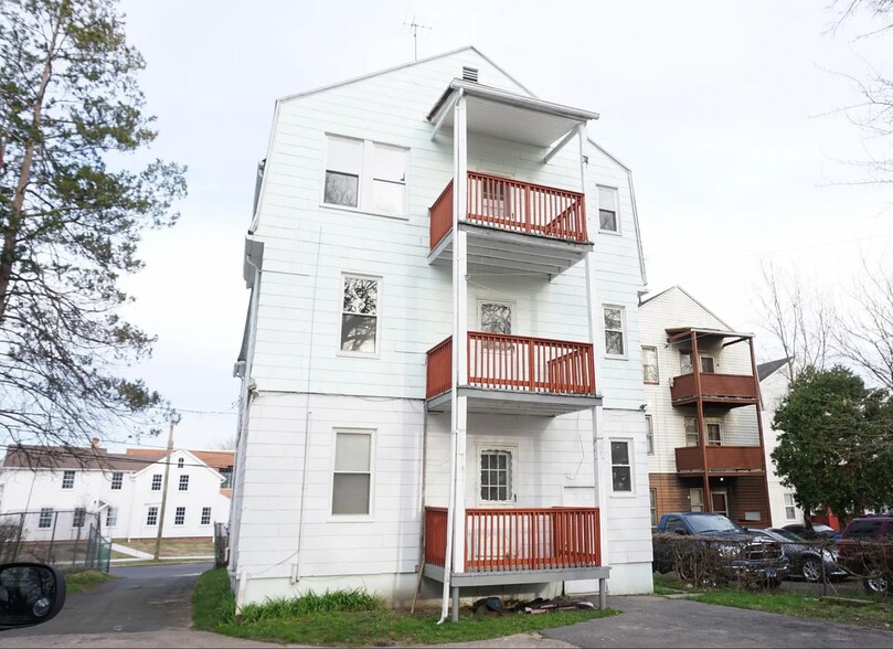 Building Photo - 53 Love Ln