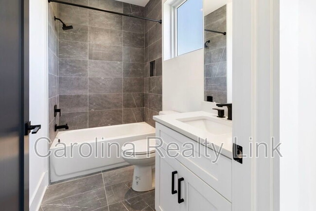 Building Photo - 3525 Avalon Ave