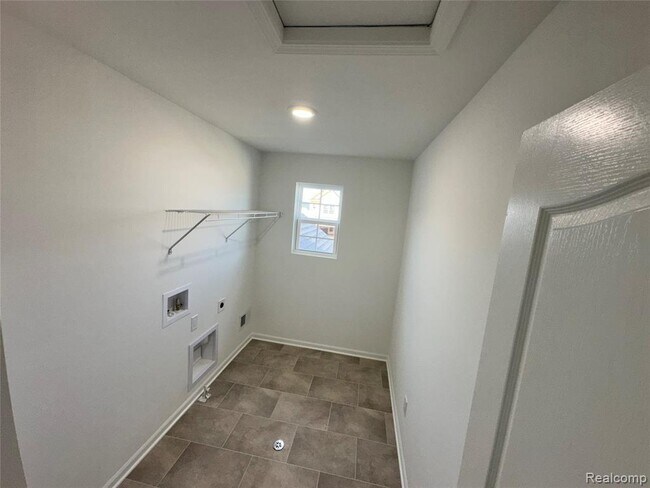 Building Photo - 4881 Marquette Dr
