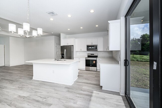Building Photo - 3304 Glencove St