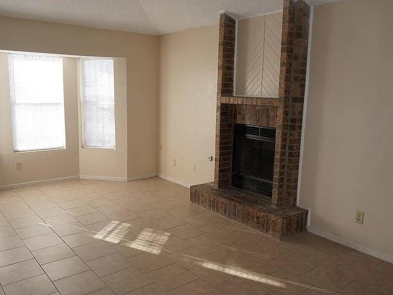 Building Photo - 6060 Bridalveil Dr