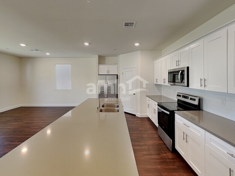 Building Photo - 290 Austin Bellerose Pl