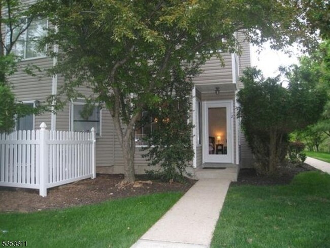 Primary Photo - 28 Stevens Ct