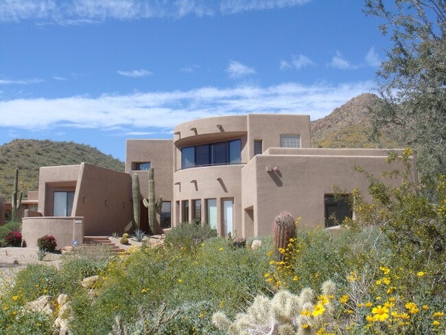 Primary Photo - Mountainside Retreat with Breathtaking Vie...